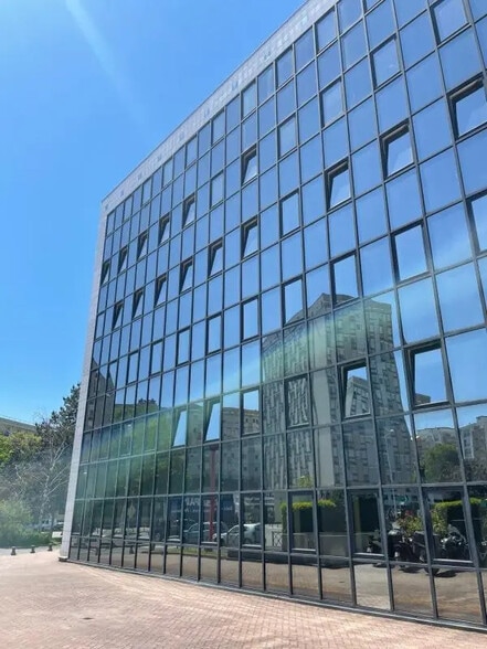 177 Avenue Georges Clemenceau, Nanterre for sale - Building Photo - Image 2 of 13