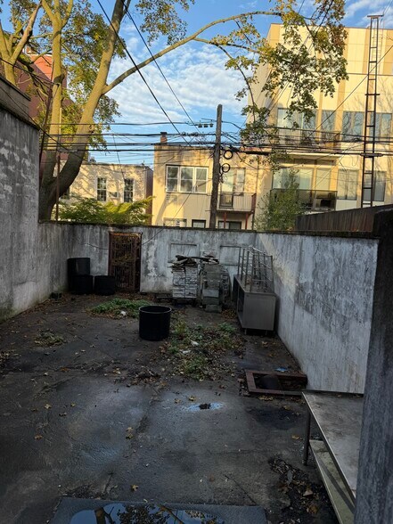 2566 Steinway St, Astoria, NY for sale - Building Photo - Image 3 of 5