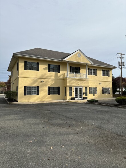 1008 State Route 35, Middletown, NJ for lease - Building Photo - Image 3 of 16