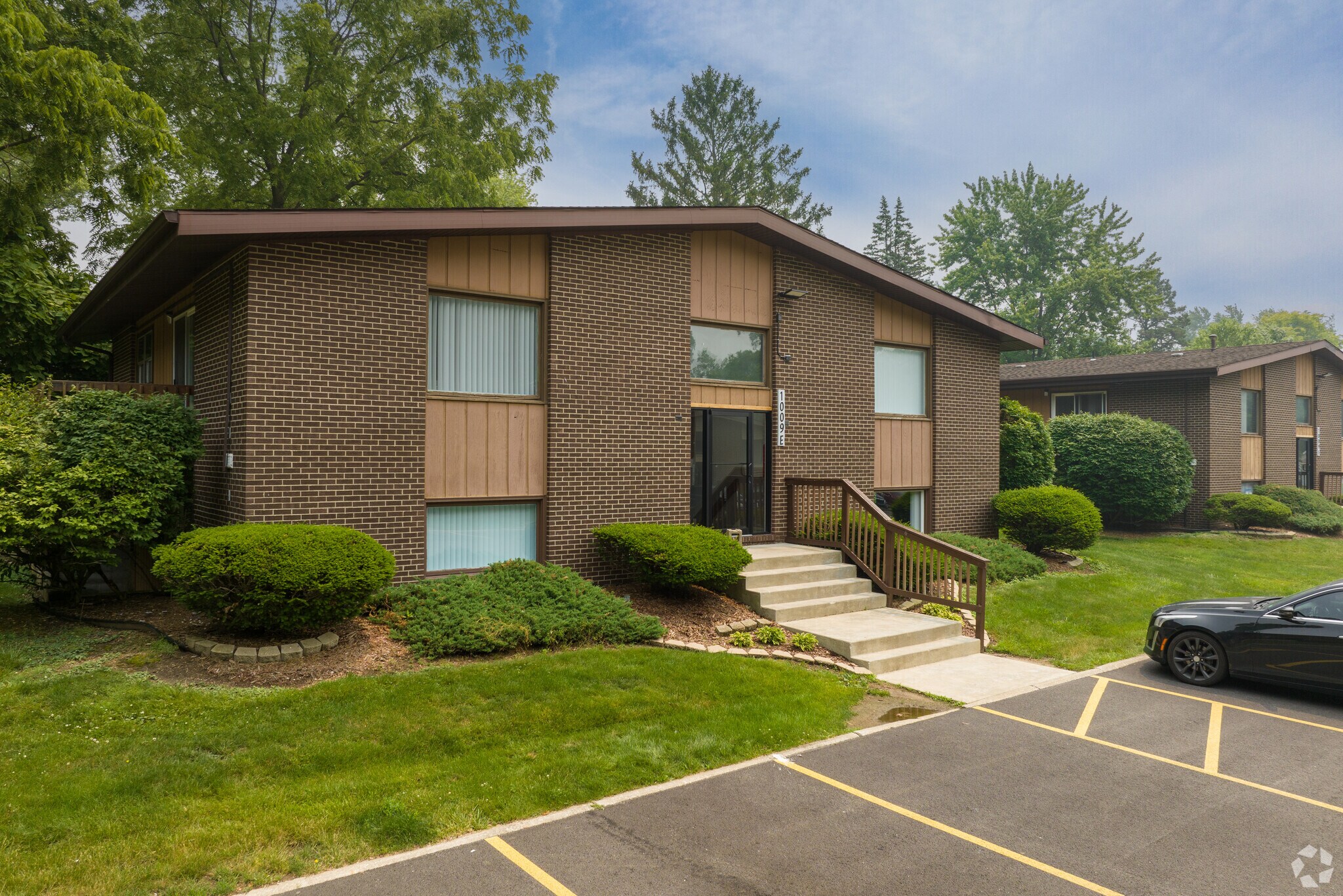 1005 McCord Rd, Valparaiso, IN for sale Primary Photo- Image 1 of 1