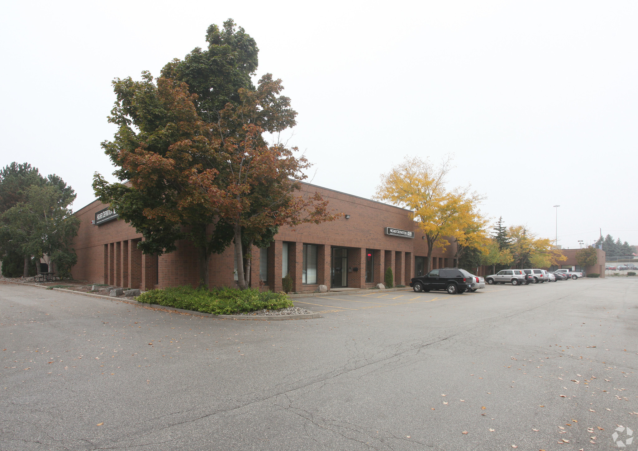 333 Wyecroft Rd, Oakville, ON for lease Primary Photo- Image 1 of 3