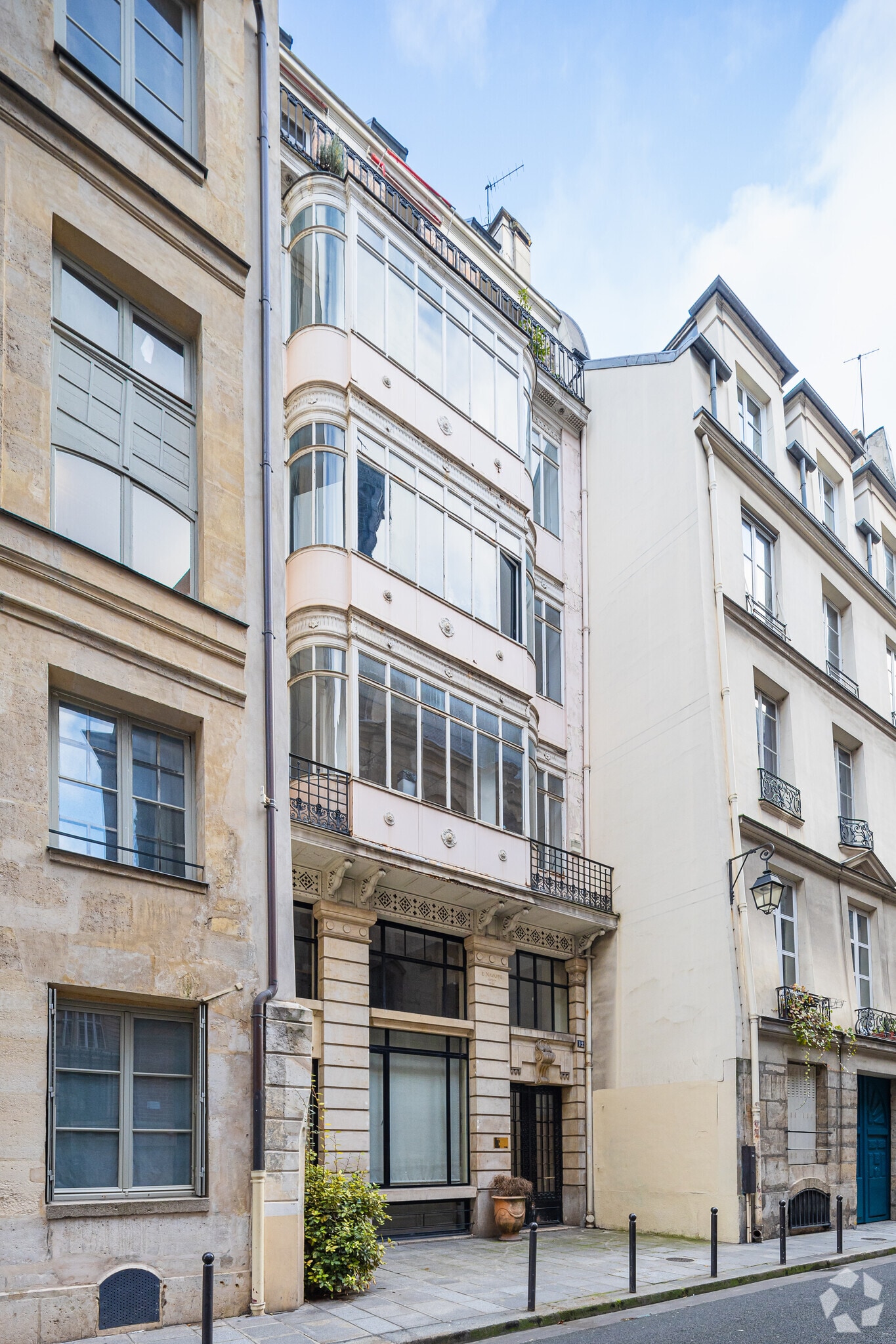 12 Rue Notre-Dame Des Victoires, Paris for lease Primary Photo- Image 1 of 3