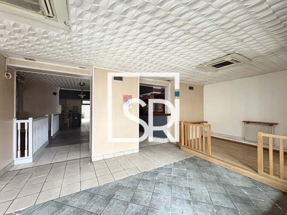 Retail in Clermont-Ferrand for lease Interior Photo- Image 1 of 11