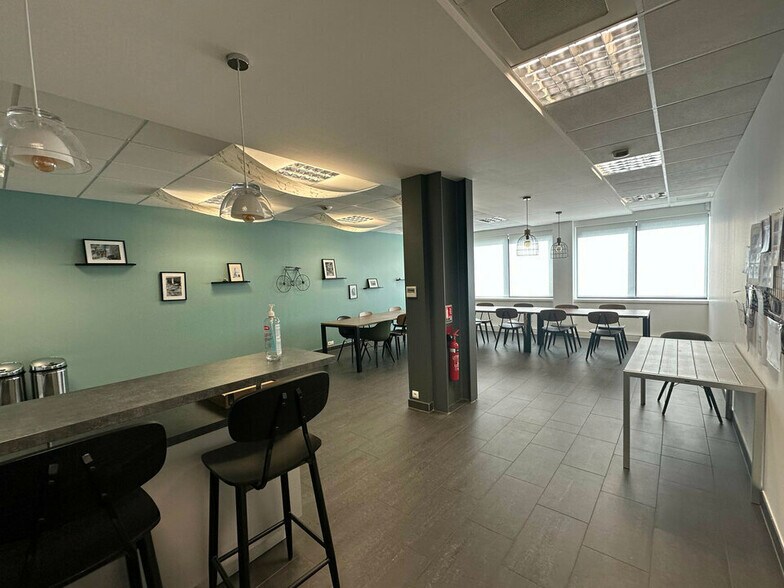 Office in Entzheim for lease - Interior Photo - Image 2 of 7