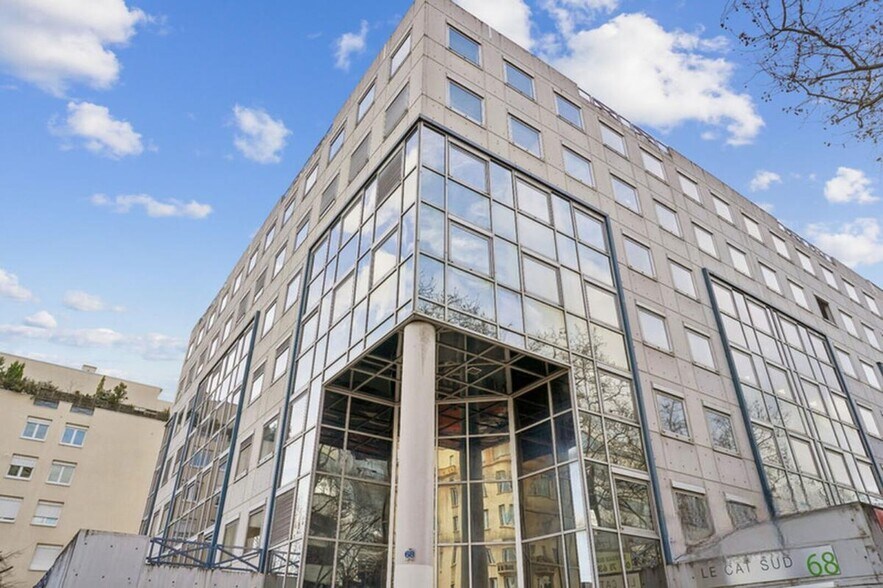 Office in Lyon for lease - Building Photo - Image 2 of 6