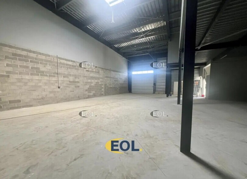 Industrial in Villeneuve-sous-Dammartin for lease - Interior Photo - Image 3 of 4