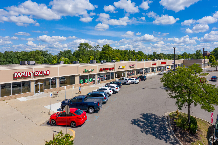 31200-31350 Michigan Ave, Westland, MI for lease - Building Photo - Image 2 of 12