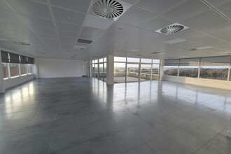 1 North Fourth St, Milton Keynes for lease Interior Photo- Image 2 of 3