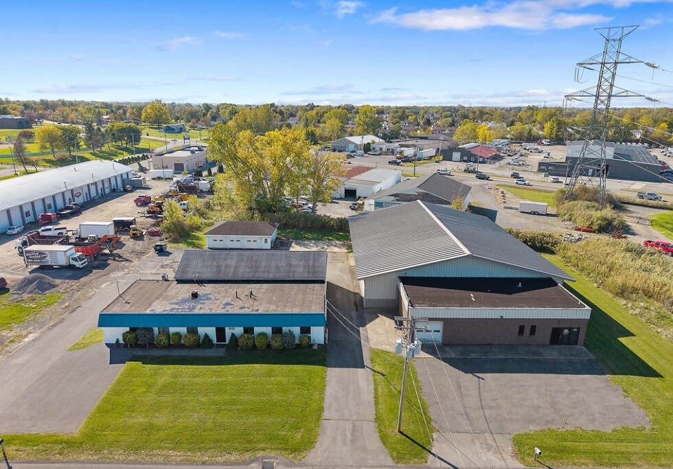 8125-8127 Thompson Rd, Clay, NY for sale Building Photo- Image 1 of 1