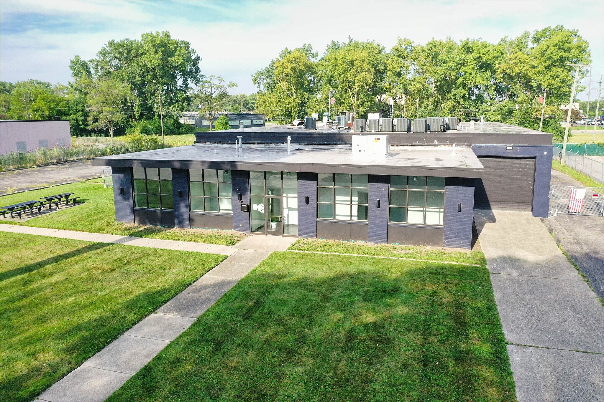 25225 Easy St, Warren, MI 48089