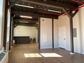 372 Central Ave, Pawtucket, RI for lease Interior Photo- Image 1 of 4