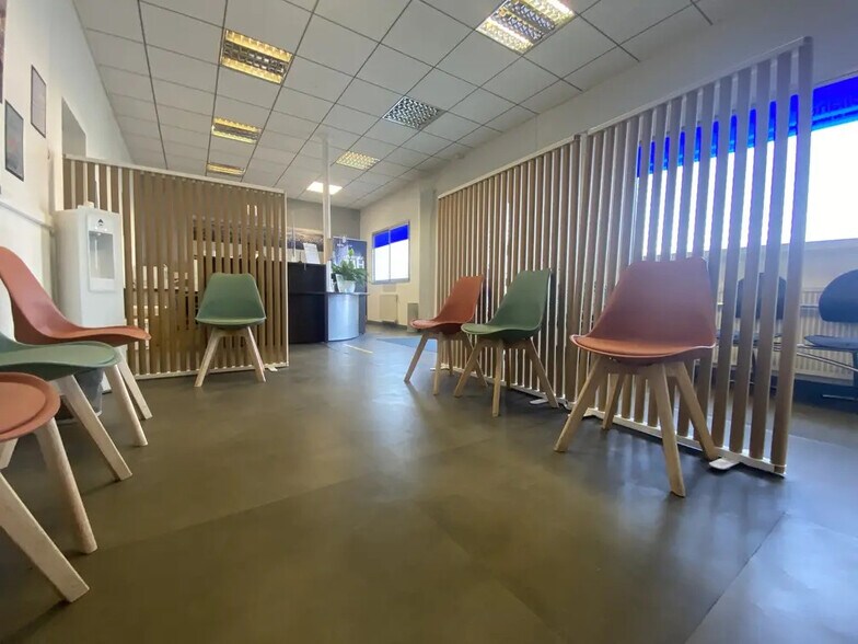 Office in Saint-Herblain for sale - Lobby - Image 2 of 5