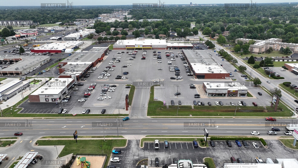 303-321 E Battlefield St, Springfield, MO for lease - Building Photo - Image 1 of 14