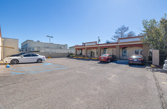 6824 Veterans Memorial Blvd, Metairie, LA for lease Interior Photo- Image 2 of 18