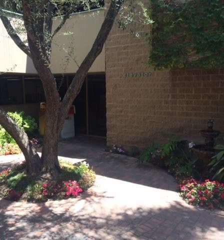 12650 Riverside Dr, Valley Village, CA for lease - Building Photo - Image 3 of 9