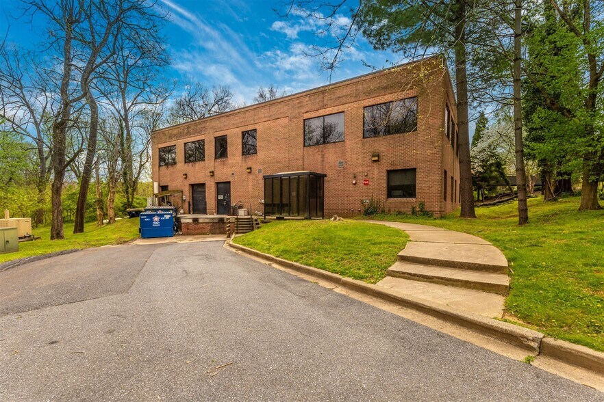 4539 Metropolitan Ct, Frederick, MD for sale - Primary Photo - Image 1 of 1