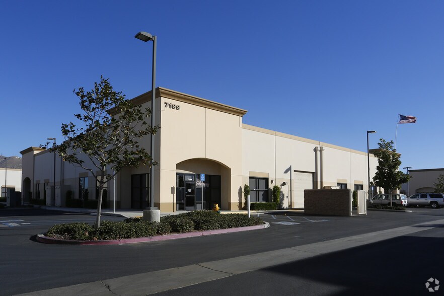 7199 Old 215 Frontage Rd Moreno Valley Ca 92553 Loopnet Com