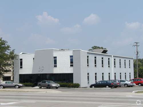 39 S Milwaukee Ave, Wheeling, IL for lease - Building Photo - Image 2 of 6