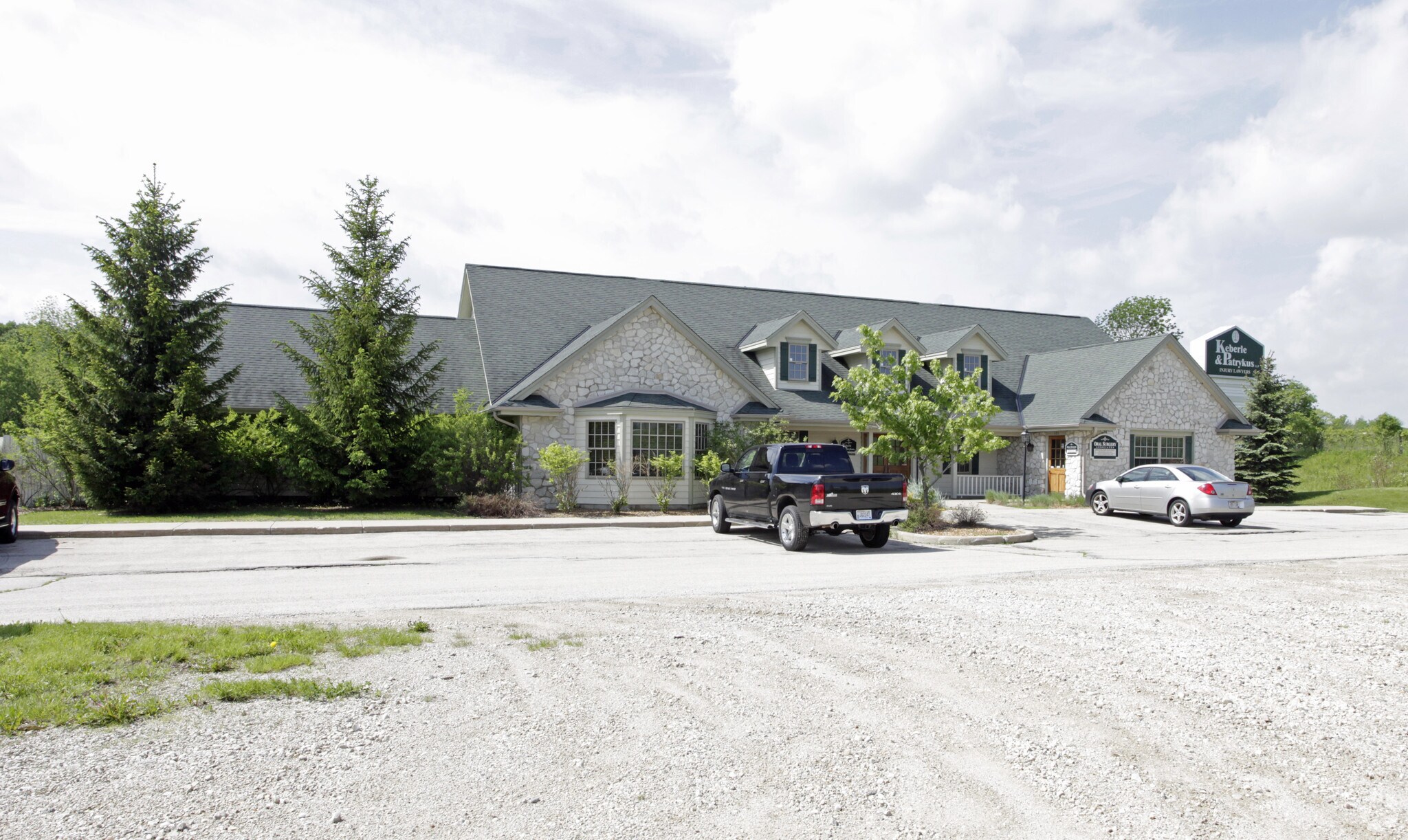 2100 Gateway Ct, West Bend, WI for sale Primary Photo- Image 1 of 1