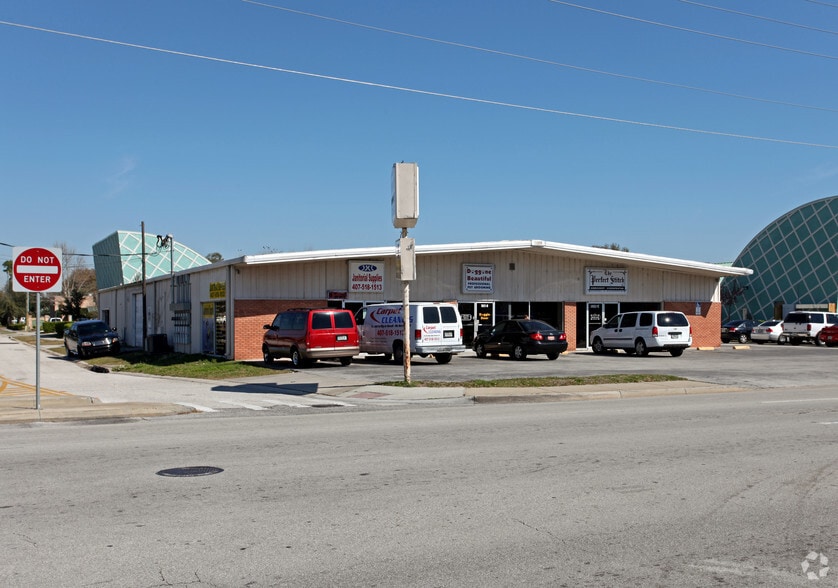 1021 W Oak St, Kissimmee, FL for lease - Building Photo - Image 2 of 3
