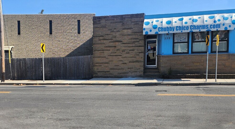 339 Woonasquatucket Ave, North Providence, RI for sale - Primary Photo - Image 1 of 1