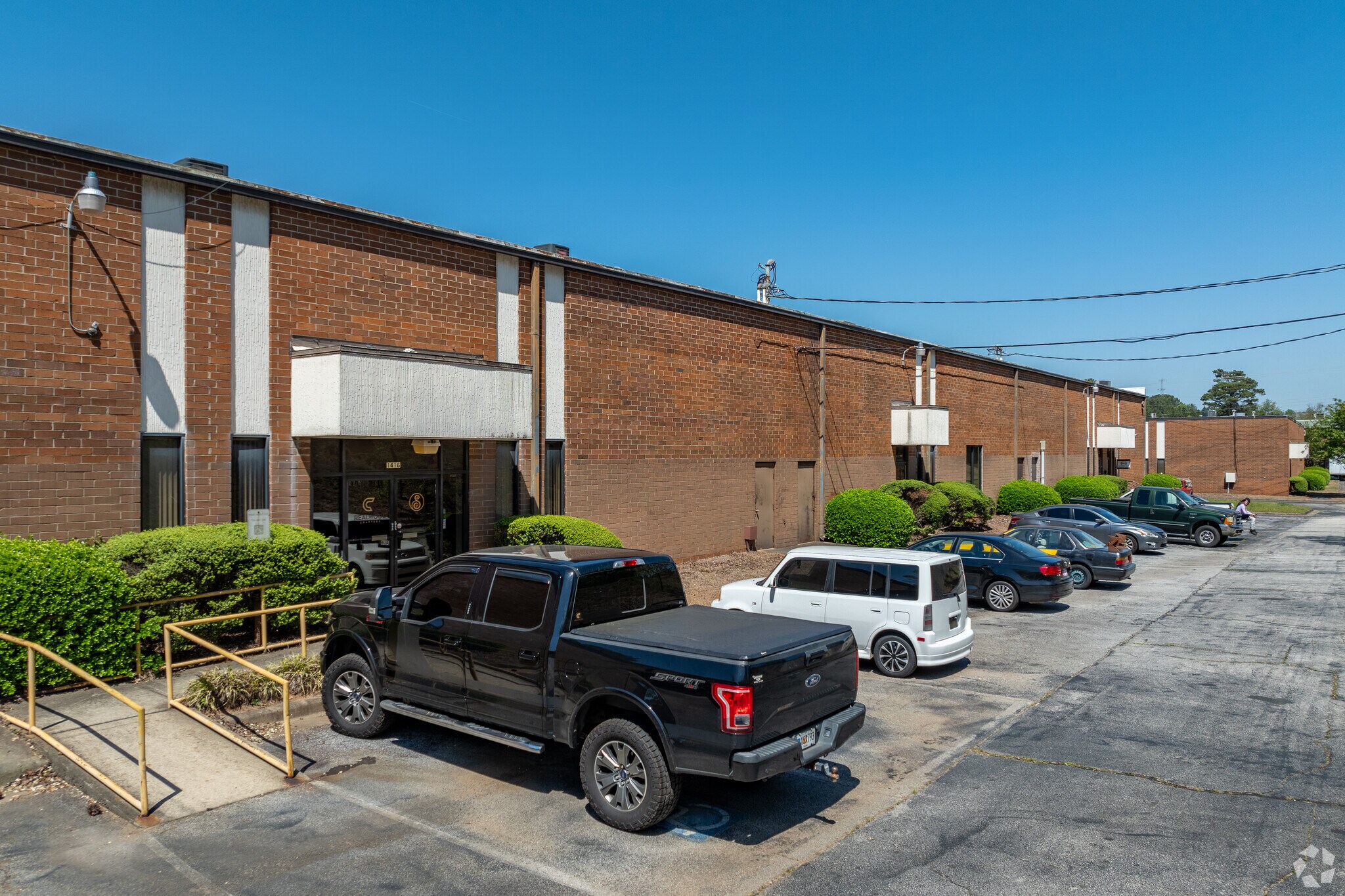1416-1424 Kelton Dr, Stone Mountain, GA for lease Building Photo- Image 1 of 6