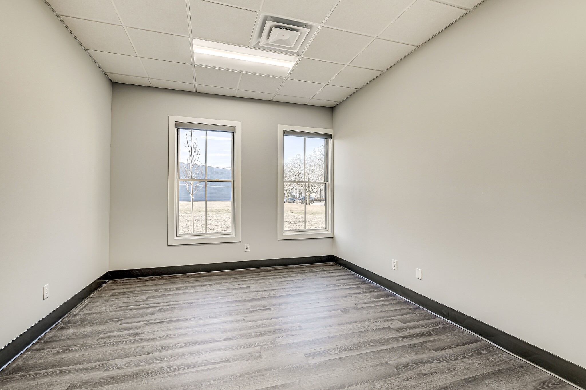 12770 W New Market St, Carmel, IN for lease Interior Photo- Image 1 of 3
