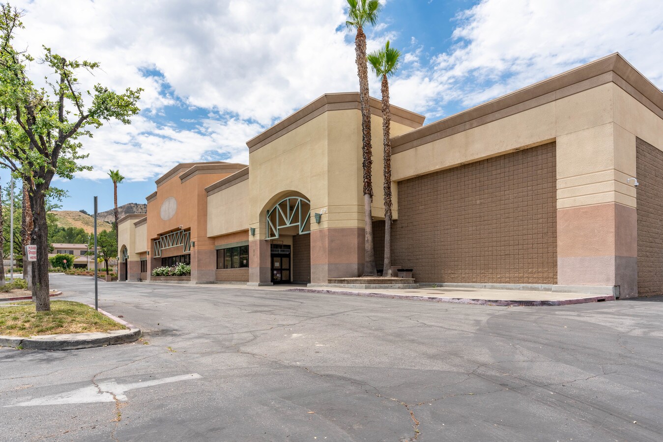 31970 Castaic Rd, Castaic, CA 91384 Retail for Sale