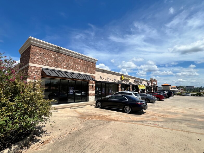 18024 Highway 105, Montgomery, TX for lease - Building Photo - Image 1 of 5