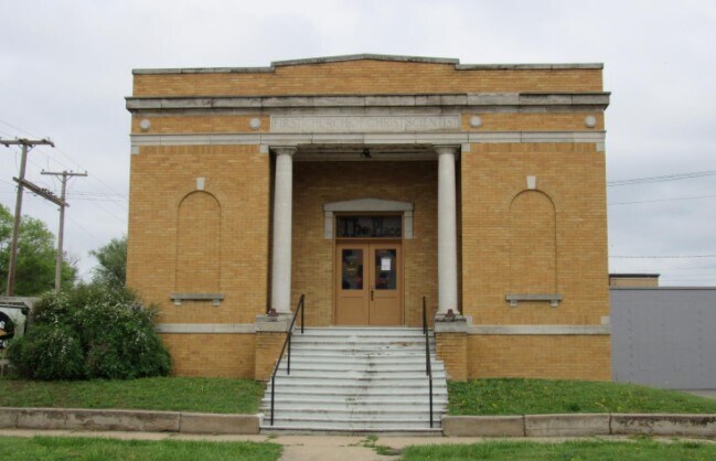 421 N Cedar St, Abilene, KS for sale - Primary Photo - Image 1 of 1
