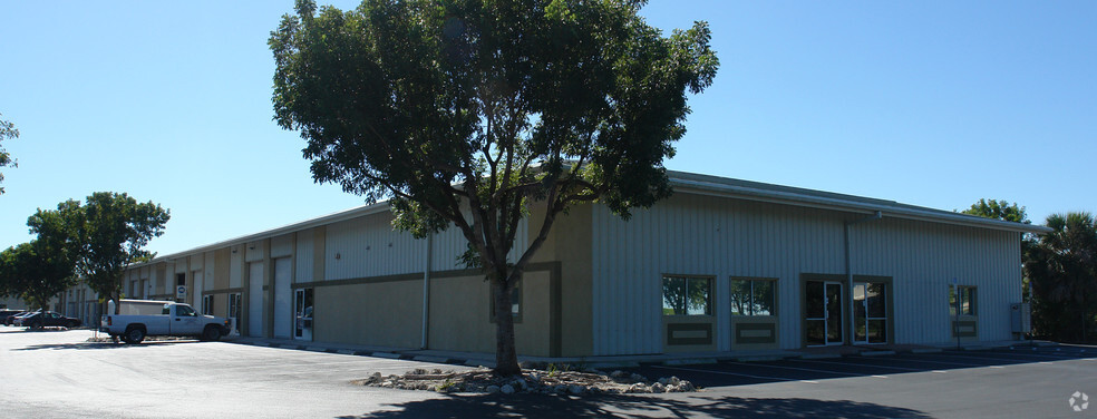 1150 Power St, Naples, FL for lease - Building Photo - Image 3 of 5