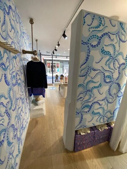 Retail in Cannes for lease - Building Photo - Image 3 of 8