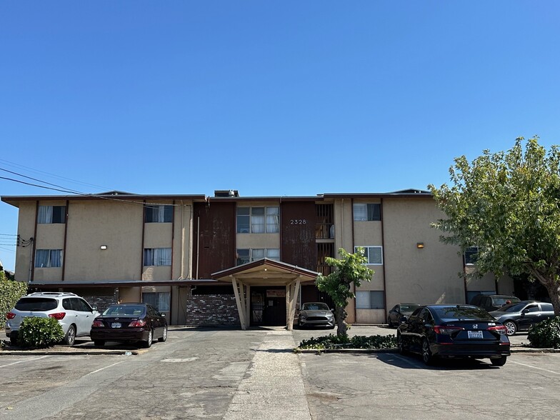 2328 Seminary Ave, Oakland, CA for sale - Building Photo - Image 1 of 1