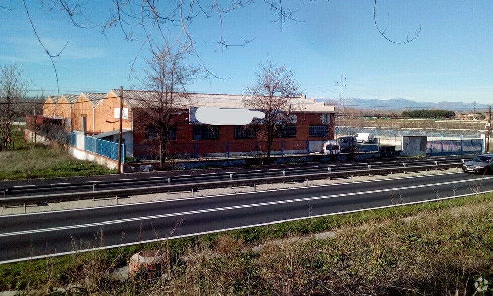 Industrial in Paracuellos de Jarama, Madrid for sale - Primary Photo - Image 1 of 7