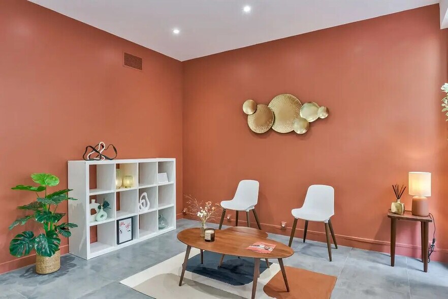 Retail in Issy-les-Moulineaux for lease - Building Photo - Image 2 of 10