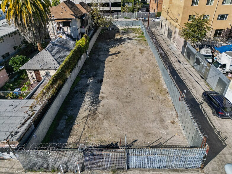 918 Albany St, Los Angeles, CA for sale - Building Photo - Image 1 of 1