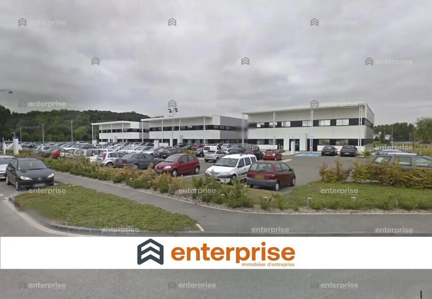 Office in Compiègne for lease - Building Photo - Image 1 of 9