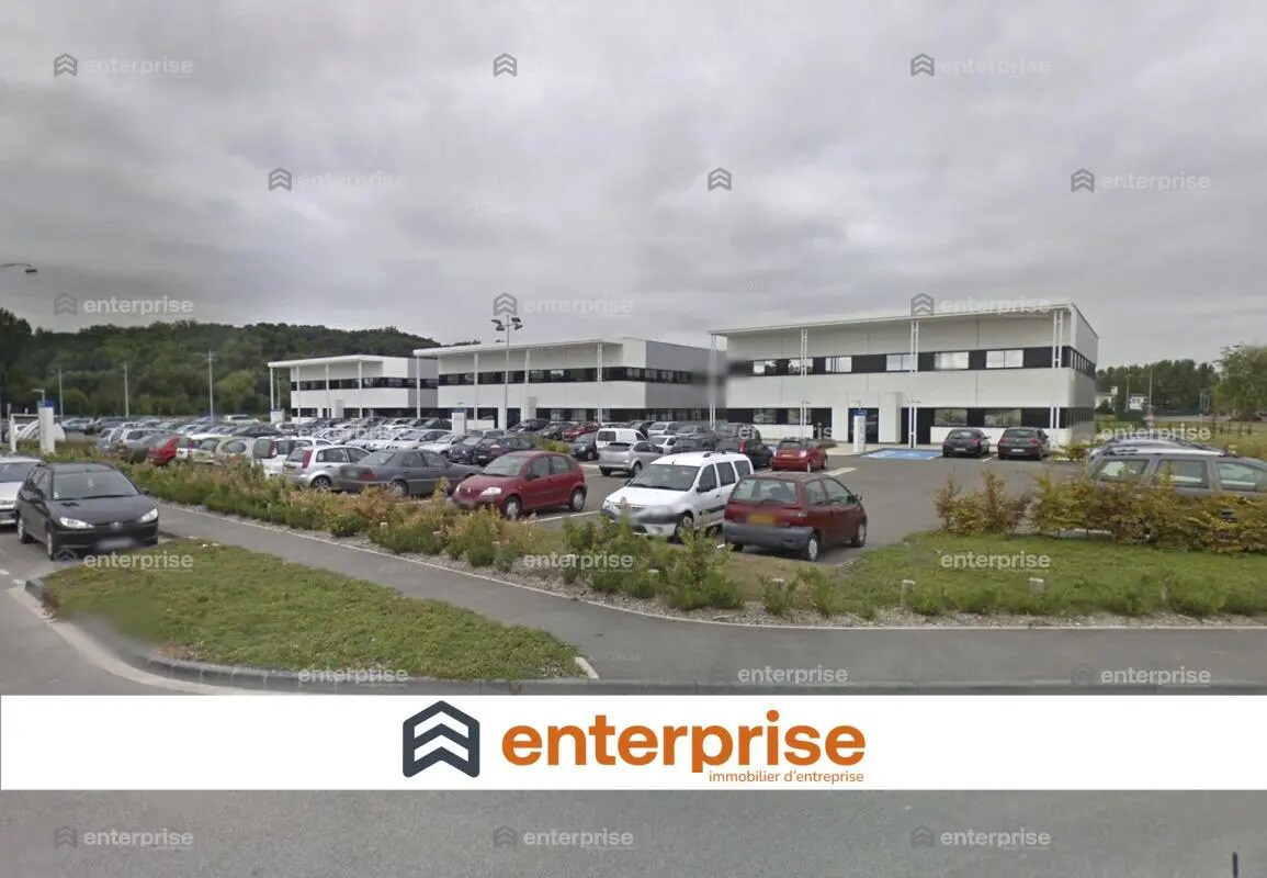Office in Compiègne for lease Building Photo- Image 1 of 10