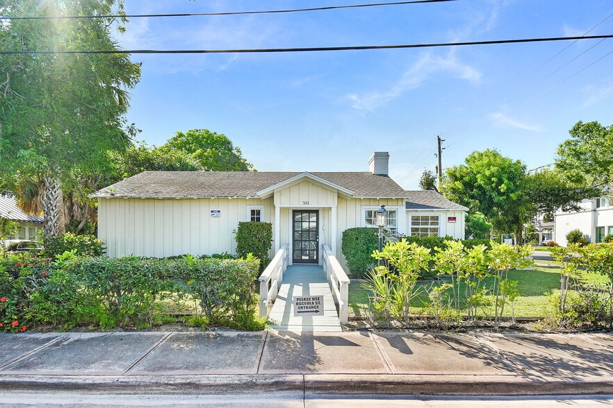 300 SE Detroit Ave, Stuart, FL for sale - Building Photo - Image 1 of 65
