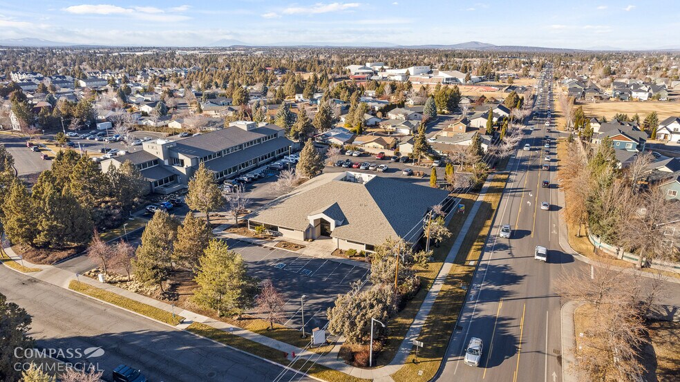 2698 NE Courtney Dr, Bend, OR for sale - Building Photo - Image 3 of 32