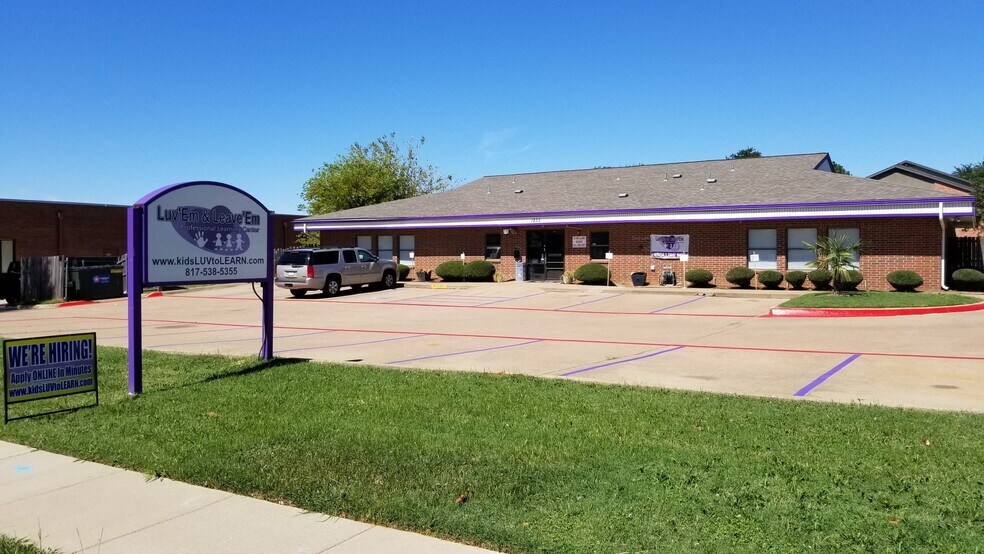 1235 W Sublett Rd, Arlington, TX for sale - Building Photo - Image 1 of 1