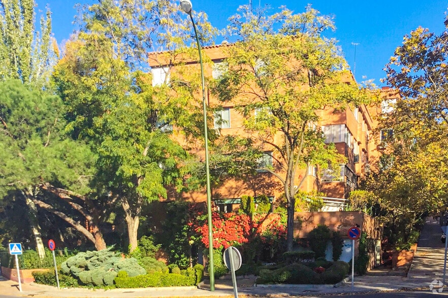 Retail in Madrid, Madrid for lease - Building Photo - Image 2 of 5