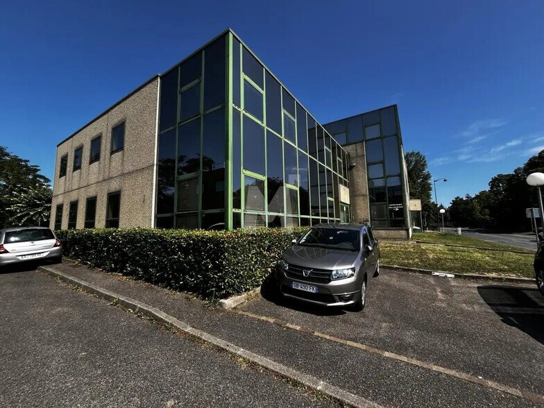Office in Viry-Châtillon for lease - Building Photo - Image 3 of 15