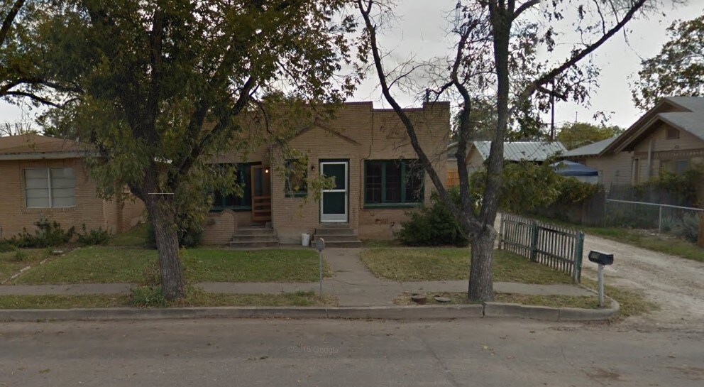 211 W Avenue A, Seminole, TX 79360