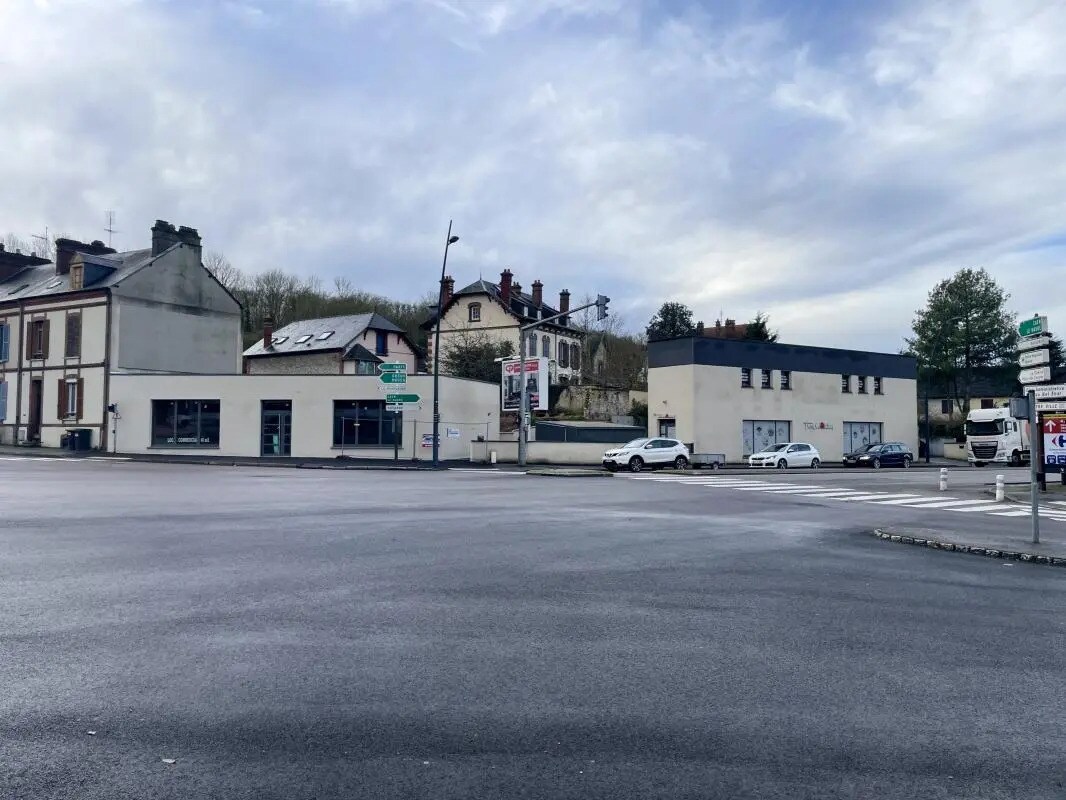 Retail in Évreux for sale Building Photo- Image 1 of 6