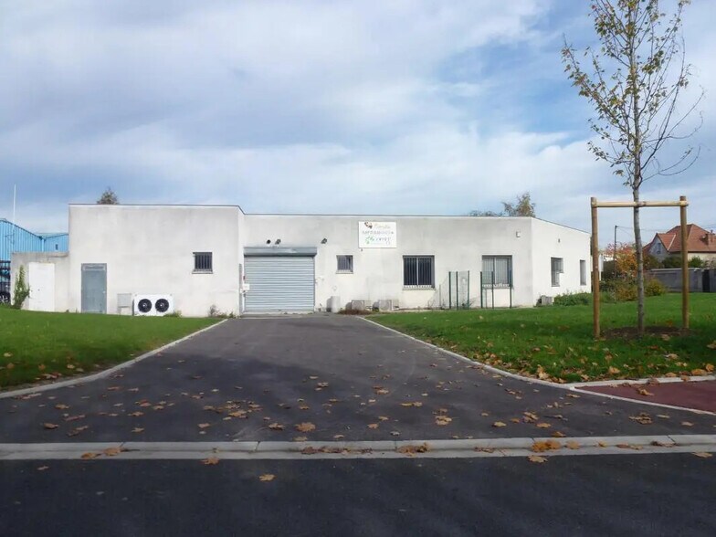 Flex in Bondoufle for sale - Building Photo - Image 1 of 8