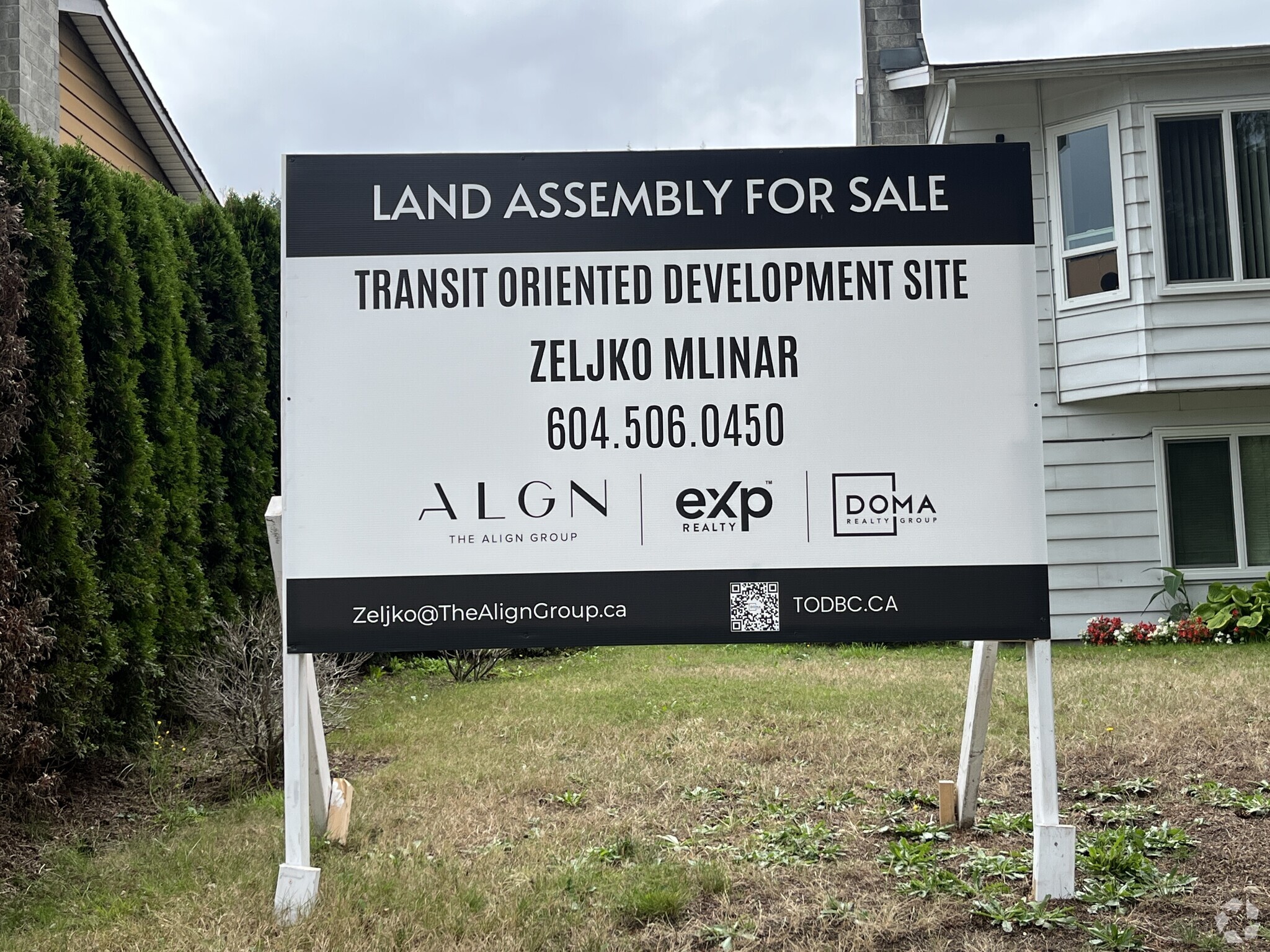 2506 Dewdney Trunk Rd, Coquitlam, BC for sale Primary Photo- Image 1 of 2