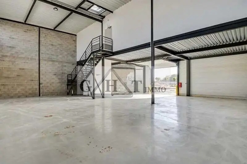 Industrial in Marcoussis for lease Interior Photo- Image 1 of 10