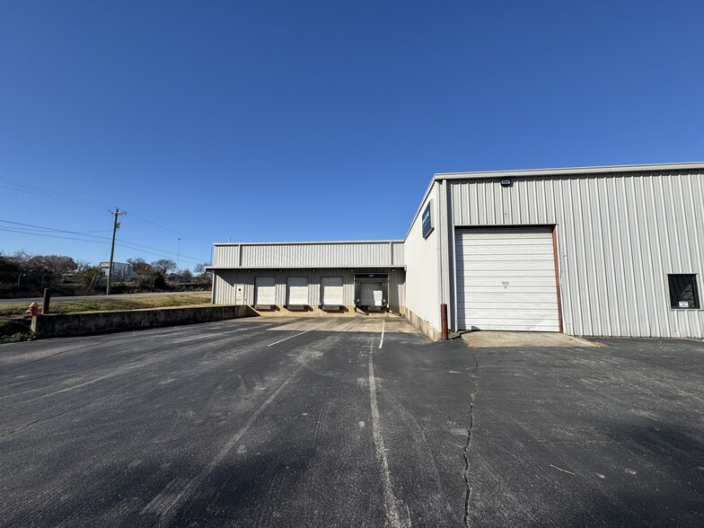 1450 Poplar Ln, Nashville, TN for lease - Building Photo - Image 3 of 15