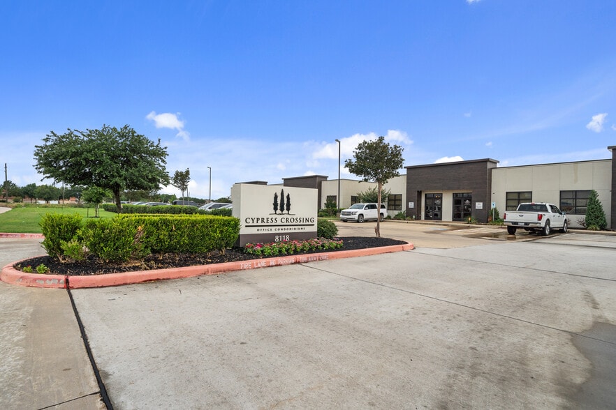 8118 Fry Rd, Cypress, TX for lease - Building Photo - Image 2 of 10